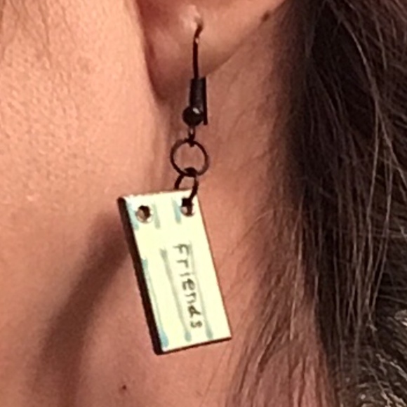 Best Friends Earrings - Picture 5 of 9